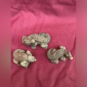 3 Vintage Alligator Crocodile Sculpture Mini Figurines Ceramic Garden Wall Decor